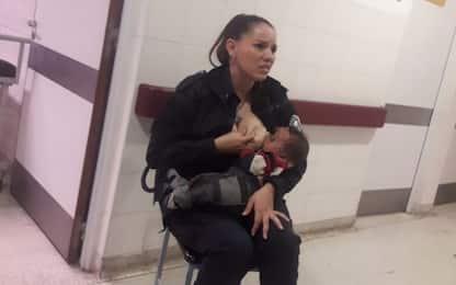 Buenos Aires, poliziotta allatta bimbo malnutrito: la foto è virale