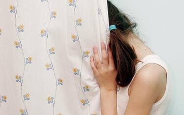 Treviso, arrestato papà pedofilo: vendeva in Rete i video degli abusi