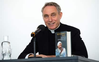 Mons. Gaenswein: "Lo scandalo pedofilia è l'11 settembre della Chiesa"
