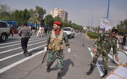 Iran, 24 morti in un attacco durante parata militare. L'Isis rivendica
