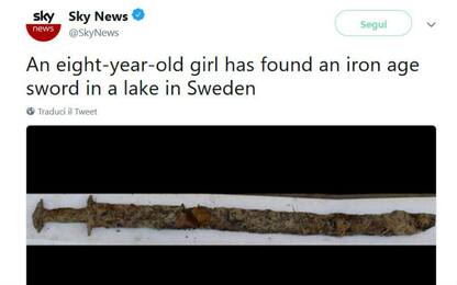 Svezia, bimba di 8 anni trova una spada di 1.500 anni fa