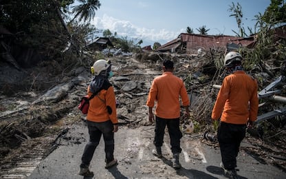 Terremoto e tsunami in Indonesia, sospese le ricerche dei dispersi