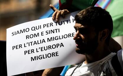 L'Ue avverte: "In Italia sui rom giocano con il fuoco"