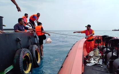 Indonesia, aereo caduto in mare