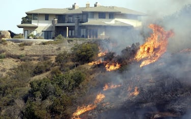 casa_di_lusso_incendio_malibu_california_ansa