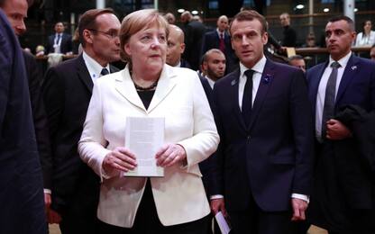 Merkel a Parigi: “L’ascesa del nazionalismo minaccia la pace in Ue”