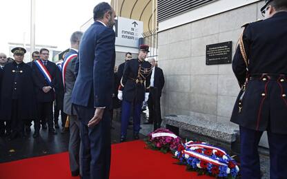 Parigi ricorda attentati 2015: da Stade de France a Bataclan