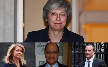 Brexit, si dimettono ministri e sottosegretari. May: "Vado avanti"
