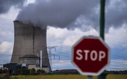 Francia, Macron: "14 reattori nucleari saranno chiusi entro il 2035"
