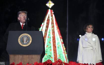 Melania e Donald Trump accendono l'albero di Natale. FOTO