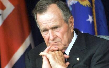 Chi era George H. W. Bush, eroe di guerra e 41esimo presidente Usa