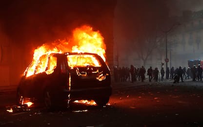 Manifestazione gilet gialli, Parigi blindata e scontri