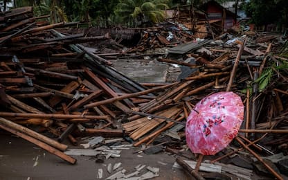 Tsunami Indonesia, piogge ostacolano ricerche dei dispersi