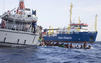 Migranti, Sea Watch: 9mila offerte d’aiuto dopo appello Comune Napoli