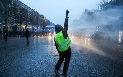 Francia, chi sono i “gilet gialli” che protestano contro il governo