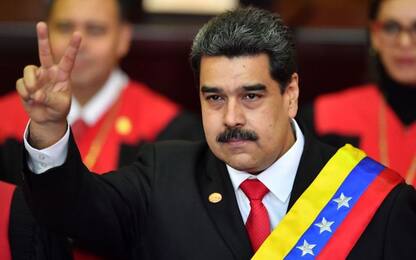 Venezuela, Maduro ha giurato come presidente ma cresce l'isolamento