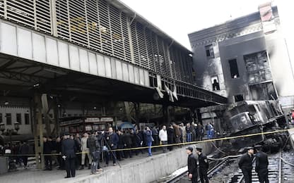 Egitto, incendio alla stazione al Cairo: almeno 25 morti e 40 feriti