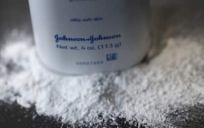 Talco cancerogeno, nuova condanna in Usa per Johnson & Johnson