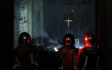 Incendio Notre Dame, le prime foto dall'interno