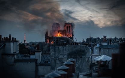 Incendio Notre Dame a Parigi è domato. Il problema è strutturale