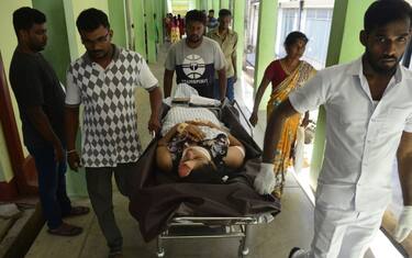 Attentati Sri Lanka, si cercano i parenti negli ospedali. VIDEO