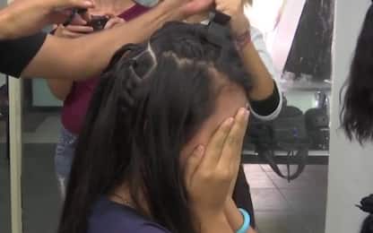 Venezuela, le ragazze vendono i propri capelli per far fronte a crisi