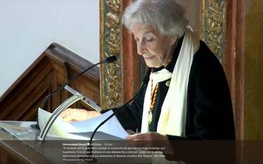 Spagna, a 95 anni vince il premio Cervantes 2018. FOTO