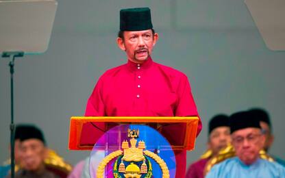 Brunei, sospesa pena di morte per omosessuali
