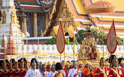 Thailandia, le celebrazioni per l’incoronazione di Rama X