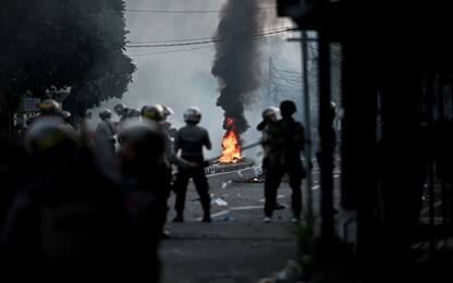 Indonesia, scontri dopo il voto: 6 morti a Giacarta