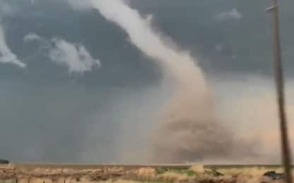 Usa, serie di tornado si abbatte sul Missouri. VIDEO