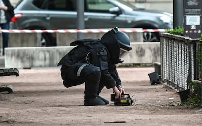 Pacco bomba esploso a Lione, caccia all'uomo. Si indaga per terrorismo