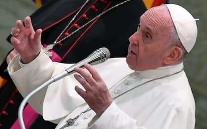 Papa Francesco: "Porti chiusi alle persone ma aperti alle armi"
