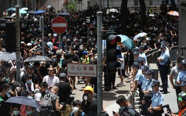 Hong Kong, ancora proteste. Circondata sede della polizia