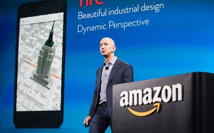 Bezos, l'uomo più ricco al mondo: 25 anni fa fondava Amazon