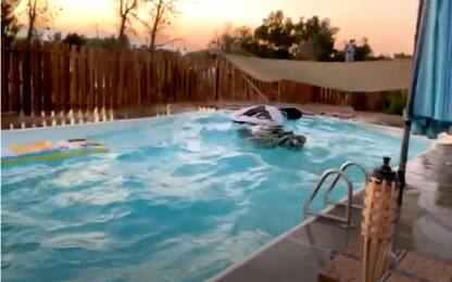 Terremoto in California, l'acqua della piscina si solleva. VIDEO