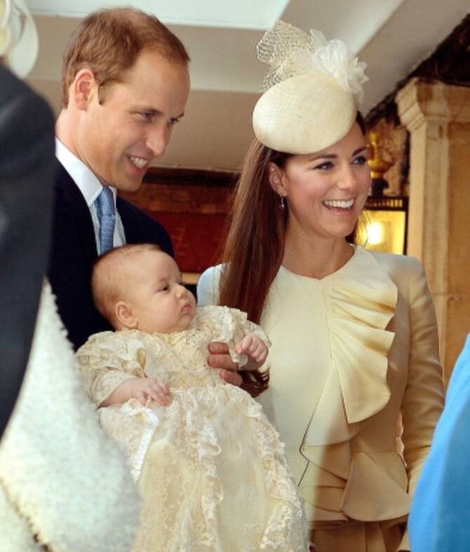 Battesimo Di Archie Il Confronto Con Le Foto Dei Battesimi Degli Altri Royal Baby Sky Tg24