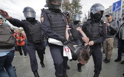 Russia, oltre 600 fermi per proteste anti Putin