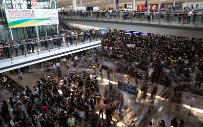 Hong Kong, secondo giorno di stop: cancellati tutti i voli anche oggi