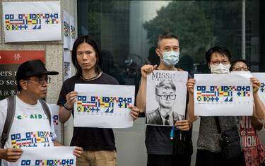 GettyImages_Hong_Kong_manifestazione_dipendente_consolato_britannico_arrestato_Hero_orizzontale