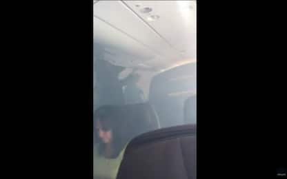 Hawaii, fumo nella cabina di un aereo: atterraggio d'emergenza. VIDEO