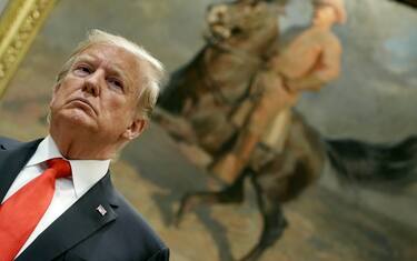 Trump condanna l'attacco a raffinerie Arabia Saudita: sostegno a Riad