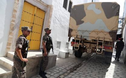 Tunisia, media locali: scontri e arresti in molte località del Paese