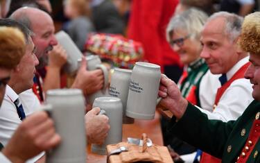 Coronavirus, Germania: oltre 140mila contagi. Cancellato l’Oktoberfest