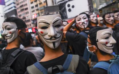 Hong Kong, proteste contro legge che vieta le maschere. FOTO