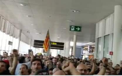 Aeroporto Barcellona, coro per gli indipendentisti condannati. VIDEO 