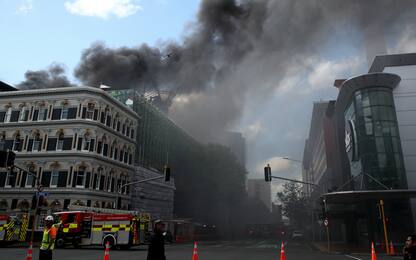 Nuova Zelanda, fiamme a Auckland: migliaia di evacuati. FOTO