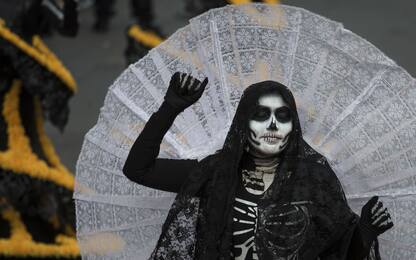 Messico, due milioni di persone per il Dia de muertos