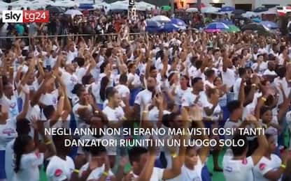 Santo Domingo, oltre 420 danzatori ballano il merengue. VIDEO