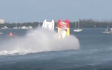 Florida, schianto tra due barche durante gara offshore. VIDEO